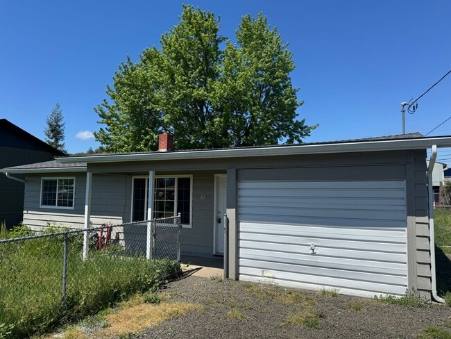 Building Photo - Recently remodeled 2-bedroom, 1-bathroom home