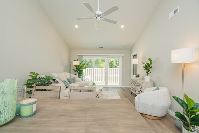 2BR, 2BA - 1,162SF