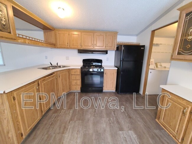 Photo - 700 W Ridgeway Ave