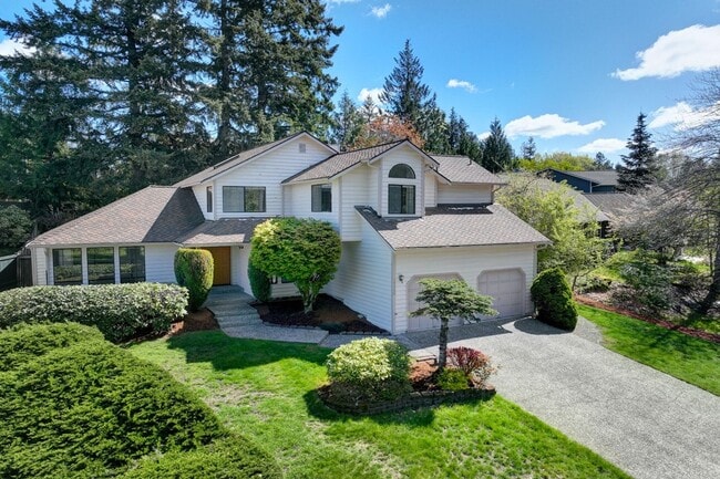 Building Photo - 4Bd/2.5Ba Sammamish Home