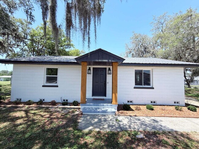 Photo - 3-Bedroom and 2-Bathroom with 1 Car Garage