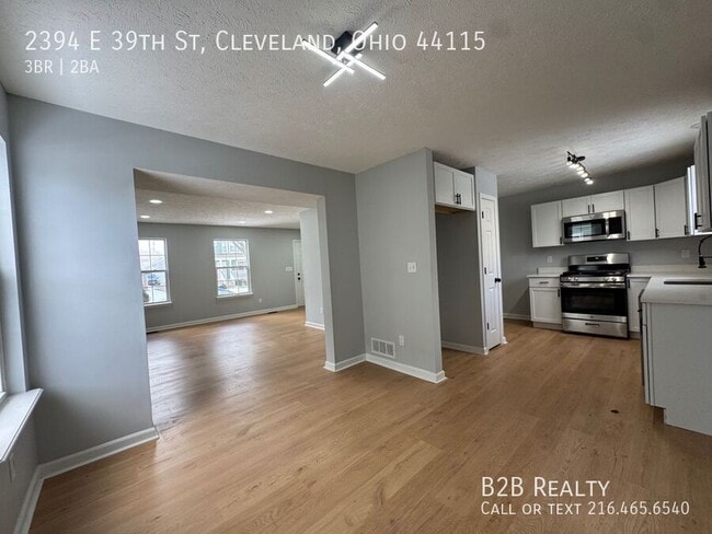 Photo - 2394 E 39th St