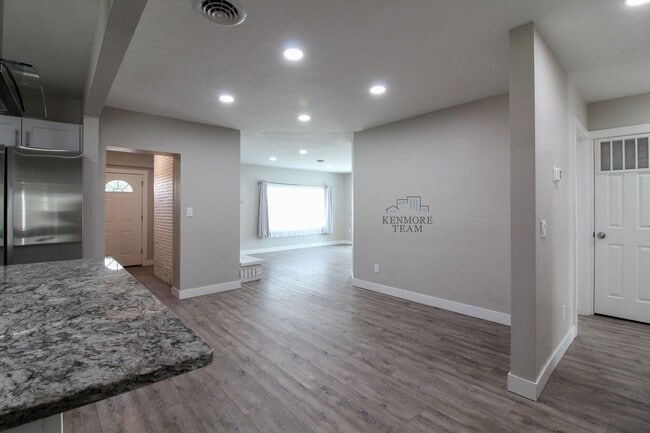 Photo - 308 N 12th Ave