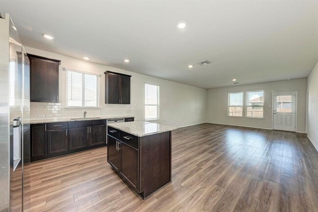 Photo - 201 Pivot Dr