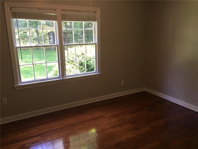 Photo - 3062 Fendley Ave