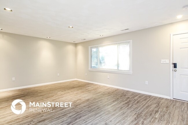 Photo - 7018 SOM Center Road