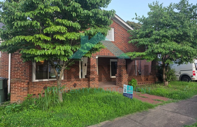 Photo - 113 S 2nd Ave House