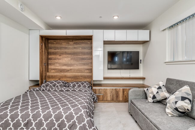 Photo - 1170 Barclay St Unit 002