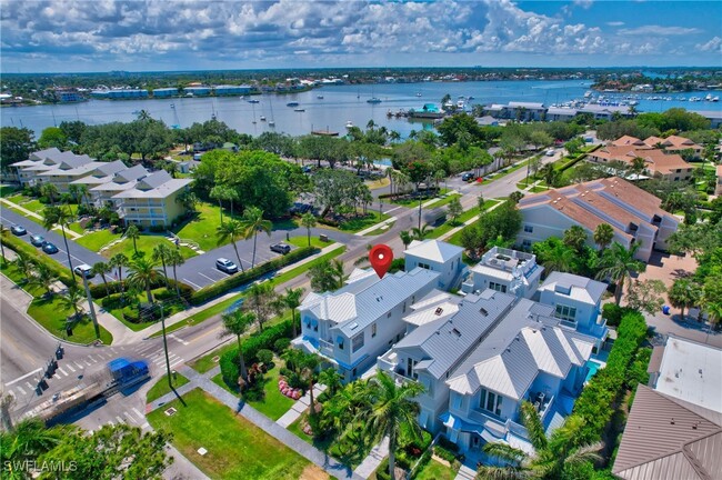 Photo - 888 10th Ave S