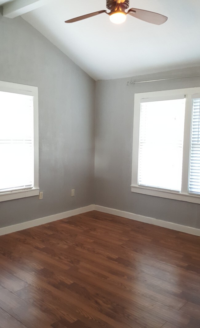 Photo - 6751 Liverpool St