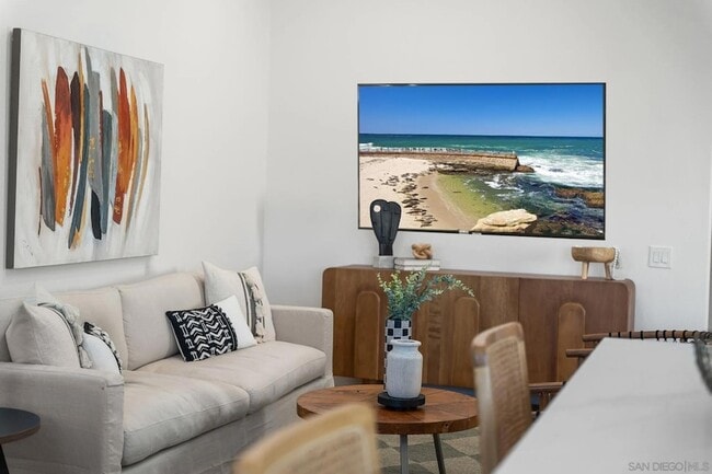 Photo - 2483 Oxford Ave