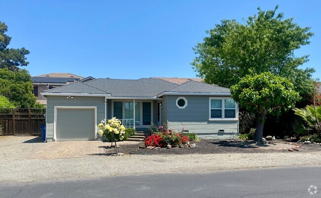 Building Photo - 1640 Humphrey Dr Rental