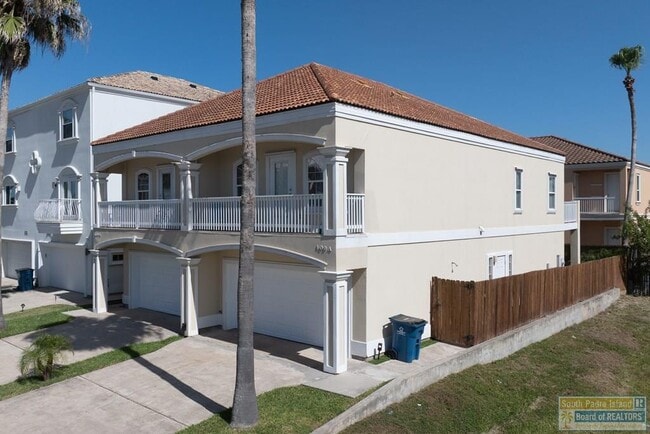 Photo - 109a E Red Snapper St