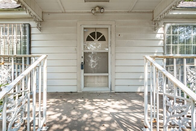 Photo - 3515 Fairview Ave