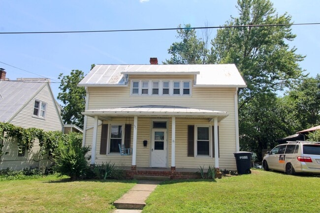 Building Photo - 281 Green St