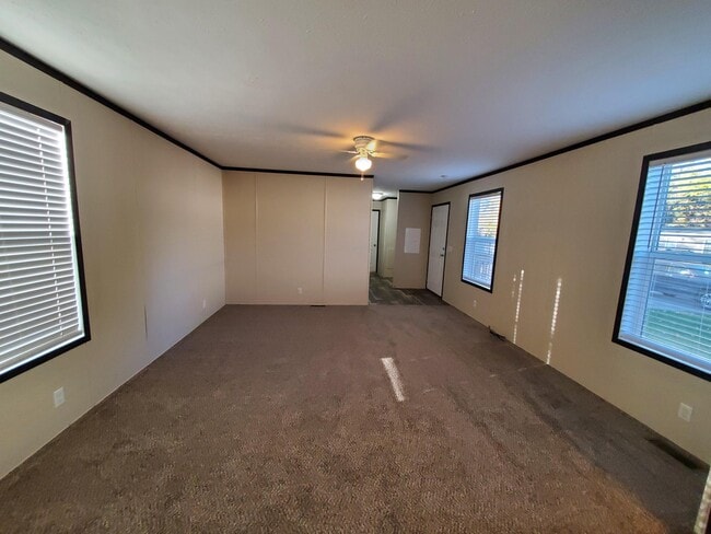 Photo - 6 Meadowlark Dr