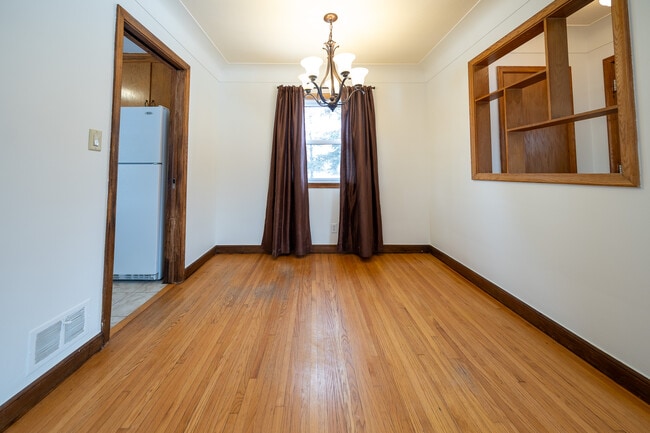 Photo - 22925 Oakdale Dr