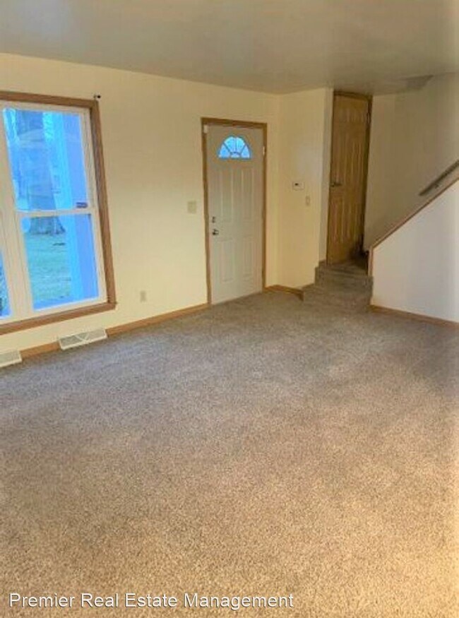 3 br, 1 bath House 4237 New Road Rental House Rental in Youngstown