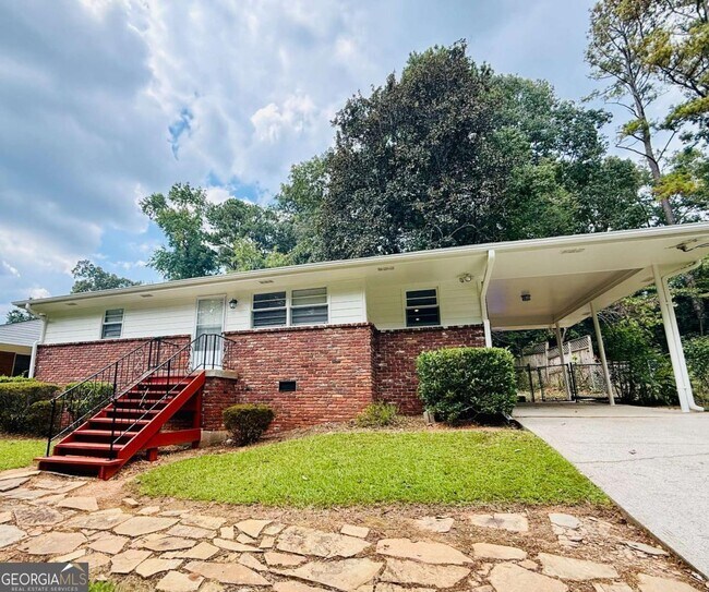 Building Photo - 986 Biltmore Dr NE Rental