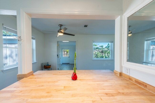 Photo - 1216 10th St N