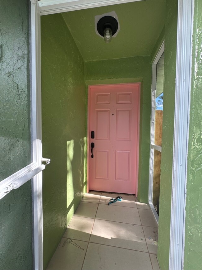 Photo - 8230 W Bavarian St Casa