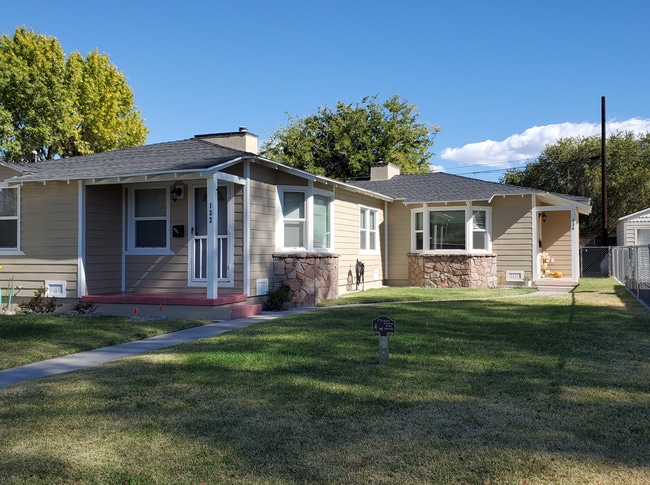 Photo - 132 Moffett Dr