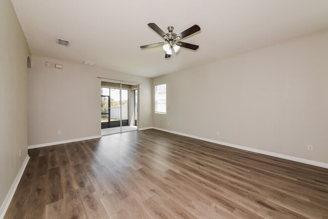 Photo - 908 Larwood Pine Dr