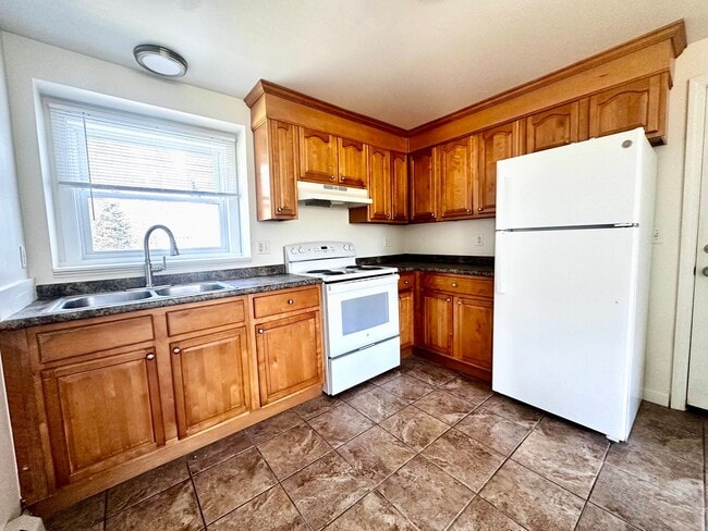 Building Photo - 58 Old Concord Turnpike Unit 2