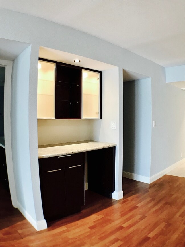 Photo - Beautifully Updated! in the heart of Westwood! North exposure!