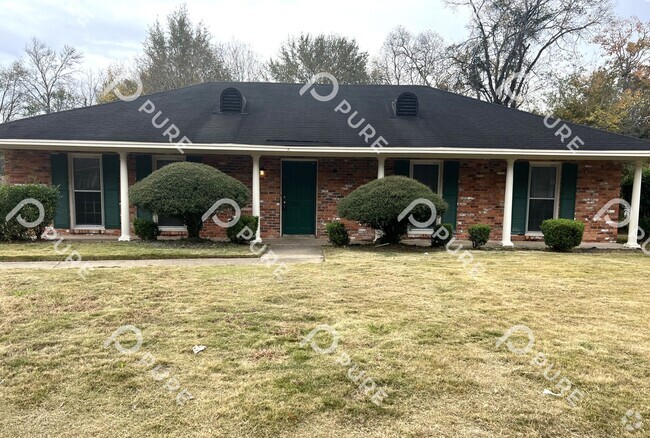 Building Photo - 846 Leicester Dr Rental
