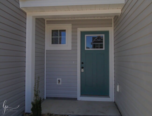 Photo - Modern 3-Bedroom Townhome Unidad D