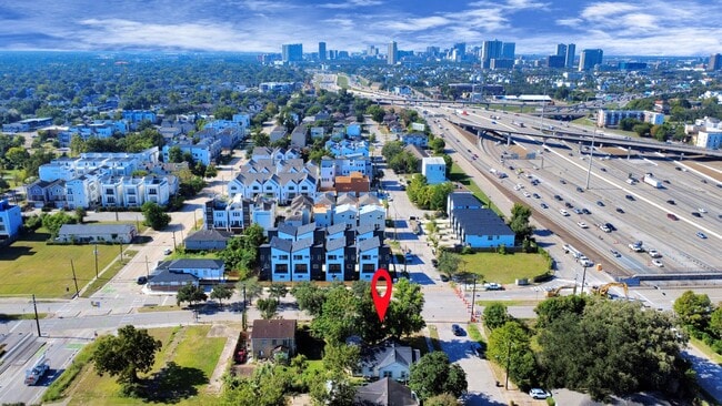 Building Photo - 3119 St Emanuel St