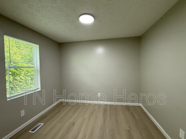 1201 Karnes Ave