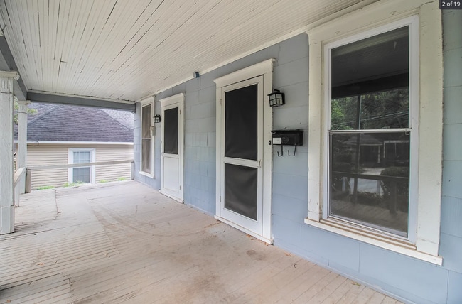 Photo - 689 Vernon Ave SE Unit B