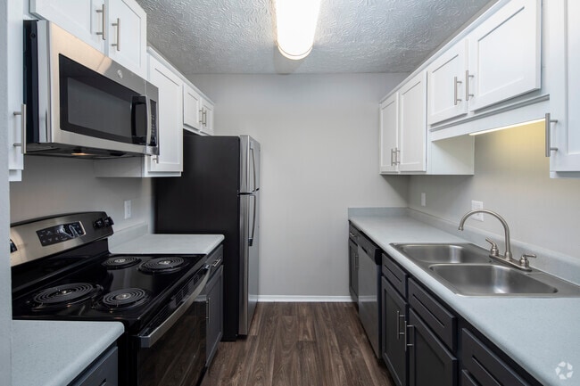 2 BR, 2 BA, 1,050 SF