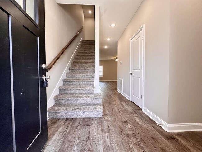 Photo - 1176 Meadowhill Ln