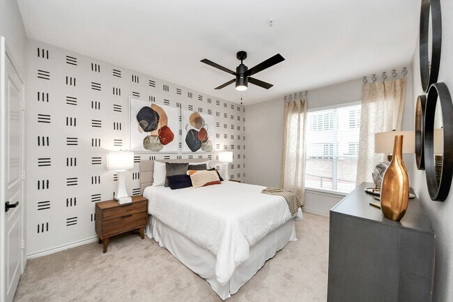 Photo - 3003 Memorial Ct