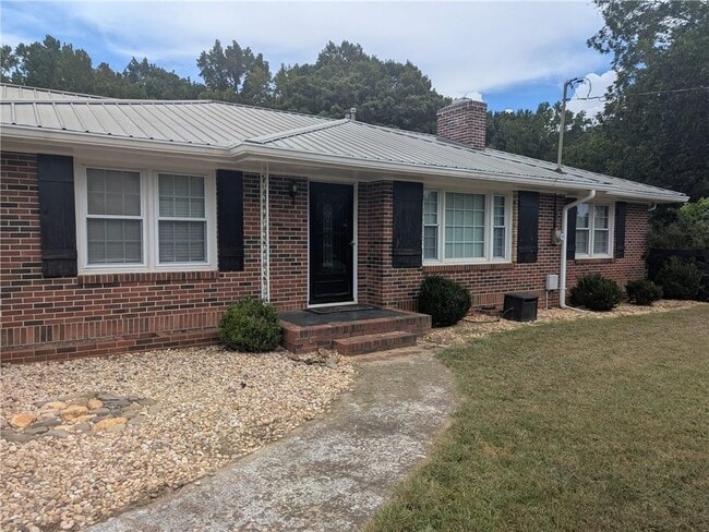 6115 Jewell Bennett Rd