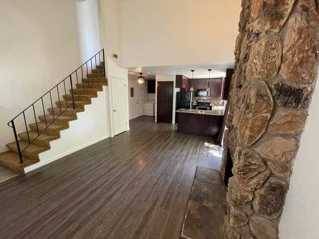 Photo - 2631-2631 V St