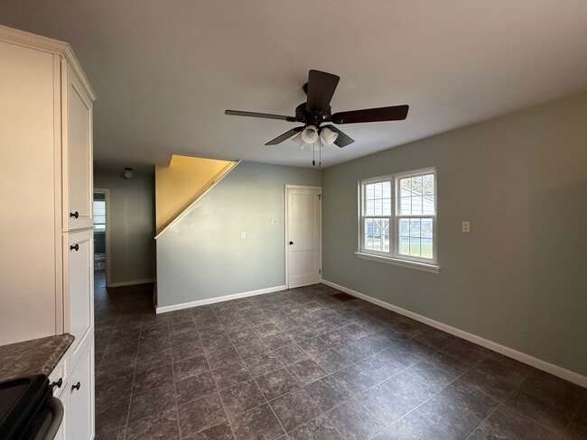 Photo - 701 W Oak St