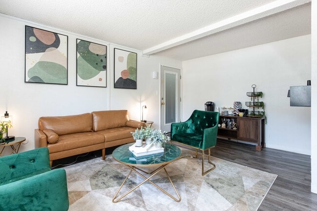 Carriage Green Apartments