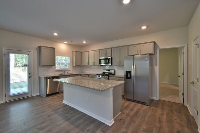 Photo - 163 Rosemount