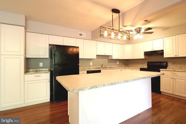 Photo - 10106 Campus Way S Apartment Unit 102-3B