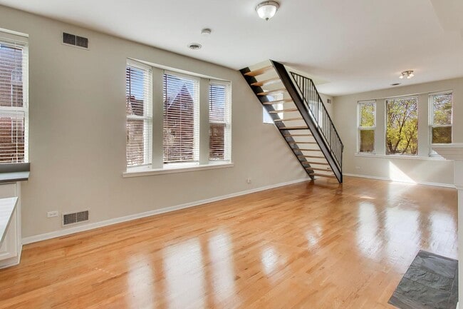 Photo - 1481 W Irving Park Rd Unit 2B