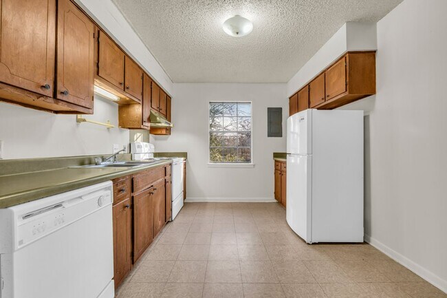 Photo - 928 E Broad St Unit 928