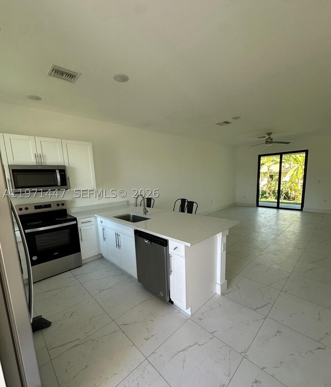 Photo - 4660-4662 26th St SW Unit 4662