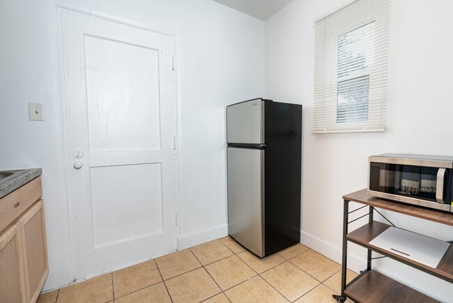 Photo - 541 Cedar St SE