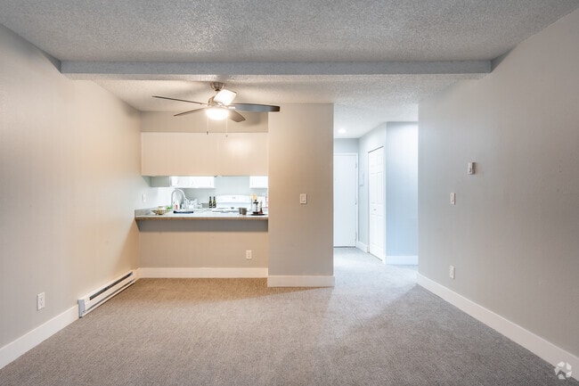 1BD, 1BA - 650SF - Holden Court