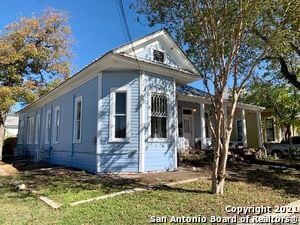 Building Photo - 203 Devine St