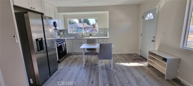 Photo - 7672 Penfield Ave